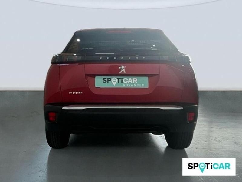 Usado Peugeot 2008 Active 100 CV (73 kW) 2021 Rojo SUV