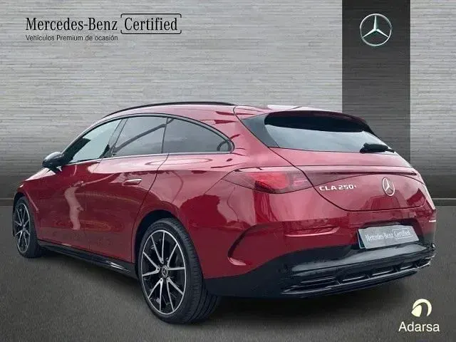 Usado Mercedes CLA250e Shooting Brake AMG line 200 kW (272 CV) 2026 Manufaktur rojo patagonia Familiar