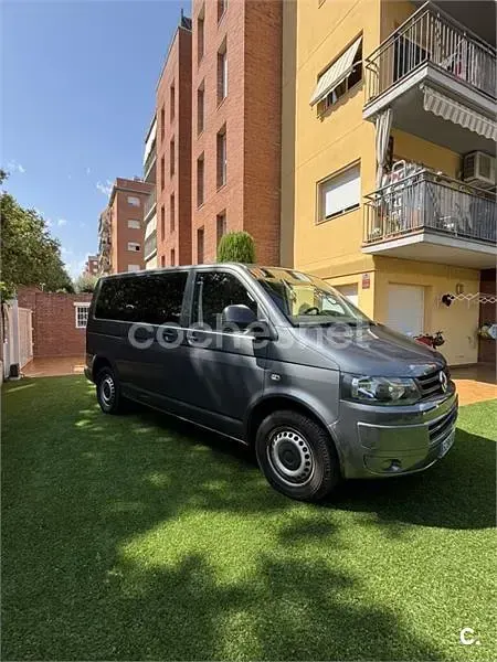 Usado VW Caravelle Comfortline 102 CV (75 kW) 2011 Gris / plata Van