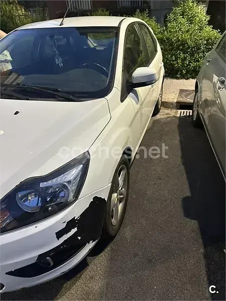 Usado Ford Focus Trend 109 CV (80 kW) 2010 Blanco Berlina