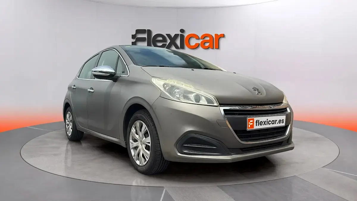 Usado Peugeot 208 Access 82 CV (60 kW) 2015 Utilitario