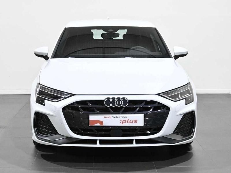 Usado Audi A3 Sportback Comfort 150 CV (110 kW) 2025 Blanco Utilitario