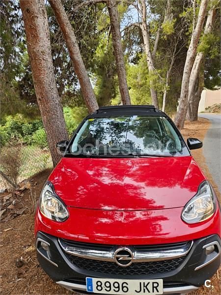 Usado Opel Adam Rocks 115 CV (84 kW) 2015 Rojo Utilitario