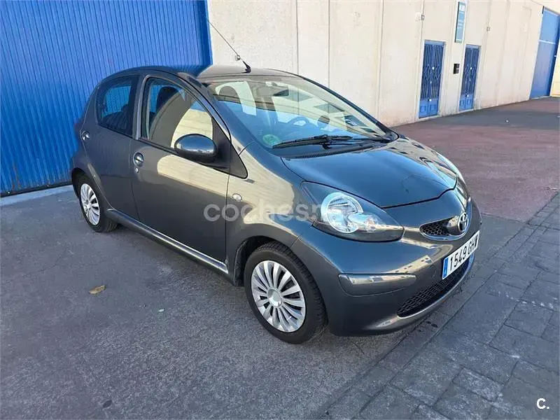 Używany Toyota Aygo Live 68 KM (50 kW) 2008 Czarny Hatchback