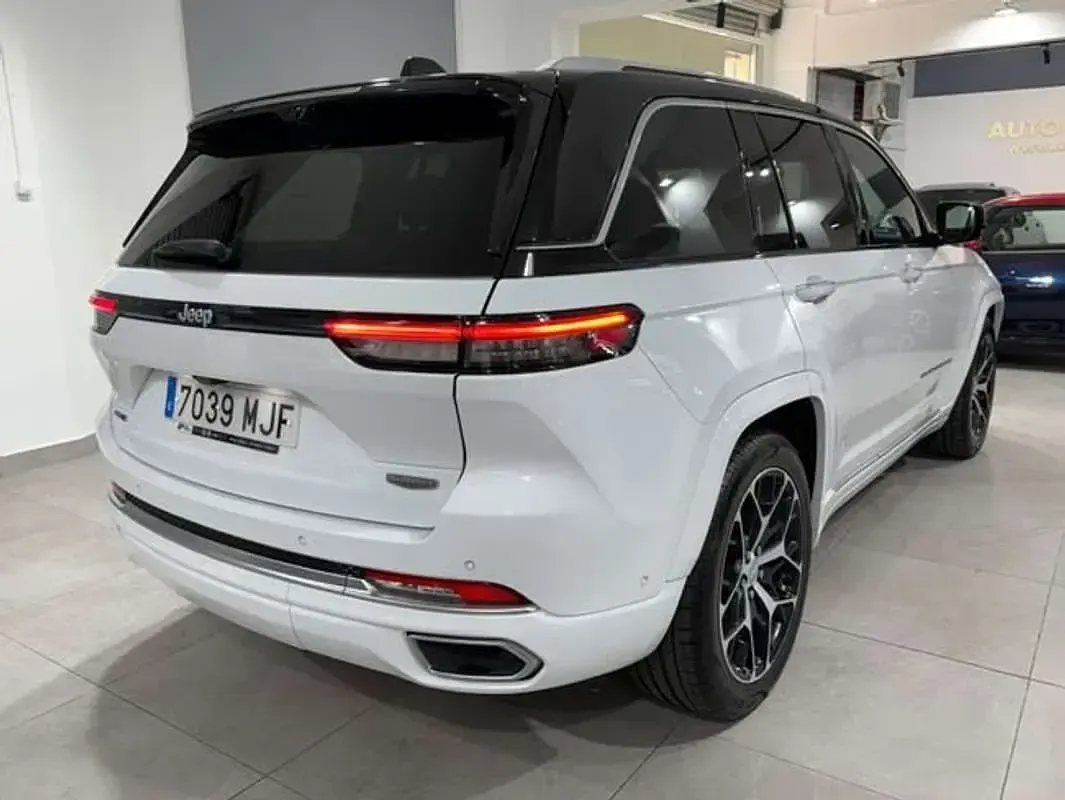 Usado Jeep Grand Cherokee Summit 381 CV (280 kW) 2023 Blanco SUV
