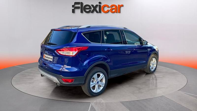 Usado Ford Kuga Trend 120 CV (88 kW) 2016 Azul SUV
