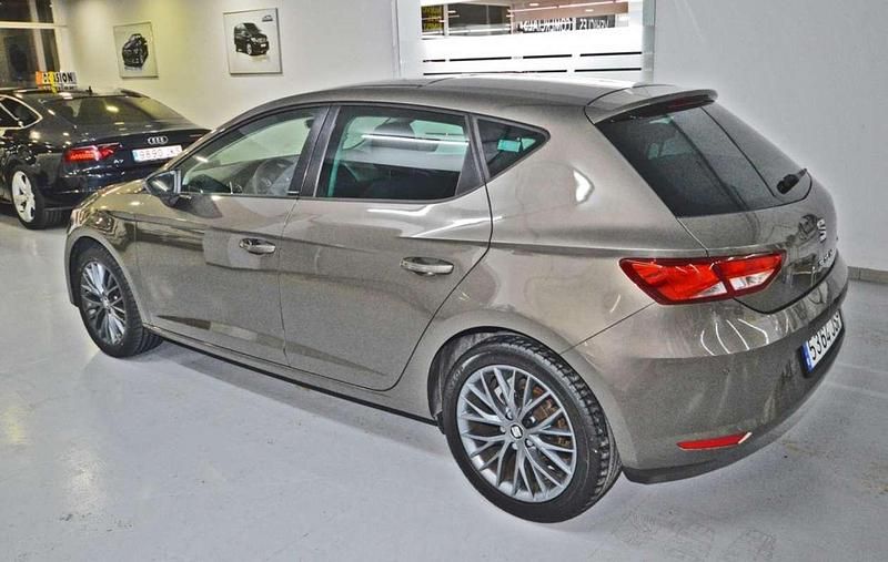 Begagnad Seat Leon Style 150 HK (110 kW) 2016 Brun Halvkombi