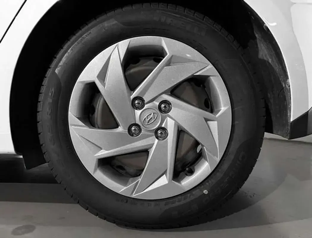 Usado Hyundai i20 84 CV (61 kW) 2022 Blanco Utilitario