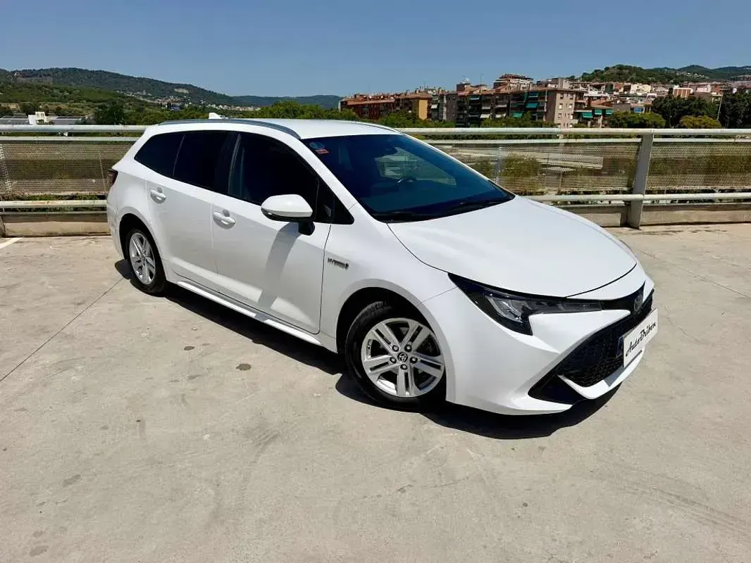 Usado Toyota Corolla Style 122 CV (89 kW) 2022 Blanco Familiar