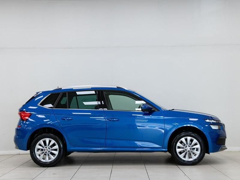 Usado Skoda Kamiq Ambition 110 CV (80 kW) 2022 Azul SUV