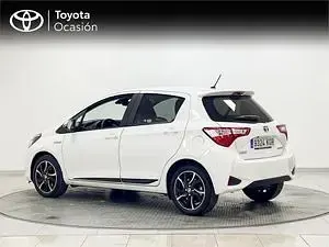 Usado Toyota Yaris Hybrid 100 CV (73 kW) 2018 Blanco