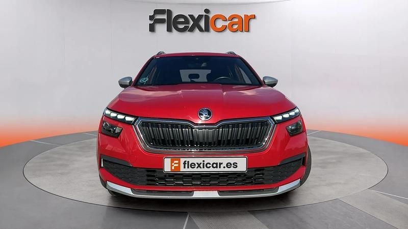 Usado Skoda Kamiq Active 110 CV (80 kW) 2022 Rojo SUV
