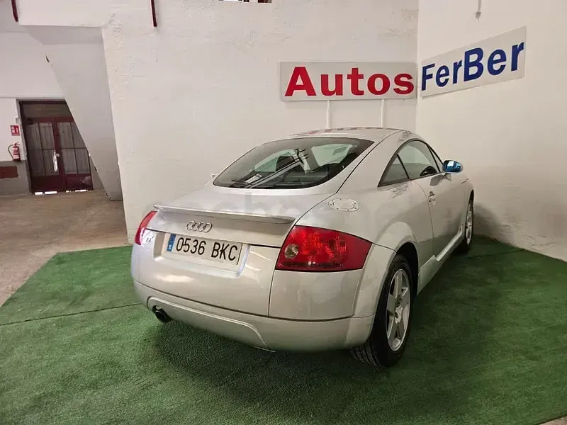 Usado Audi TT 180 CV (132 kW) 2001 Gris / plata Coupe