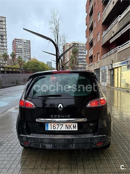 Usado Renault Scénic III Dynamique 110 CV (80 kW) 2014 Negro Monovolumen