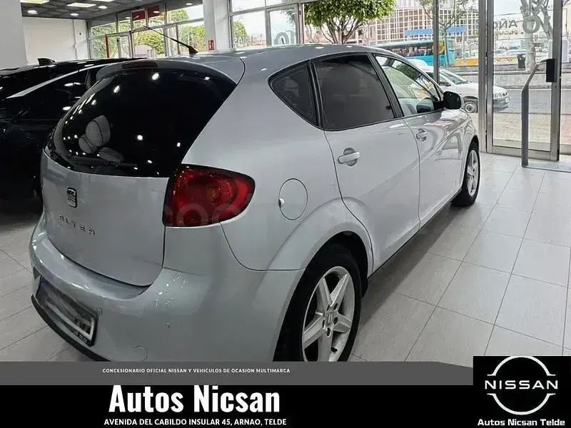 Usado Seat Altea Style 105 CV (77 kW) 2011 Gris / plata Monovolumen