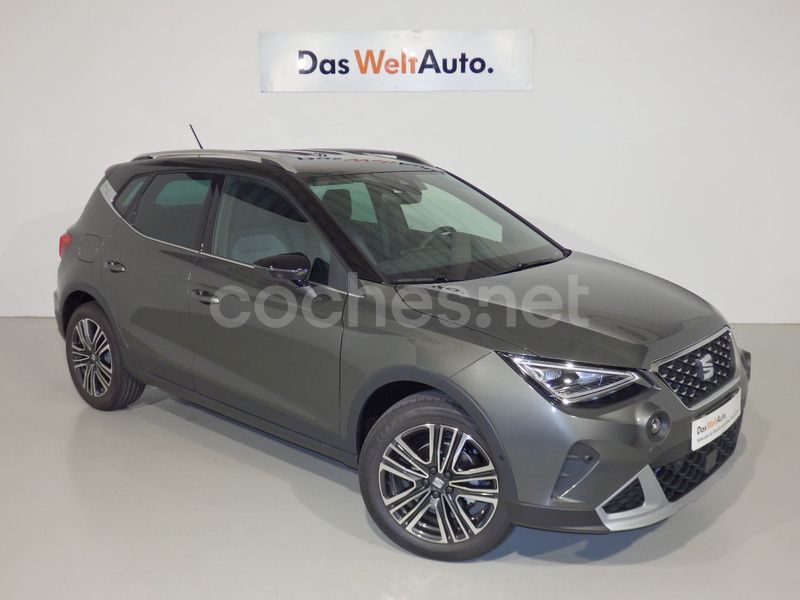 Gris / plata Usado 2024 Seat Arona Xperience SUV | 20.900 € (Un poco caro) - Imagen 1/4