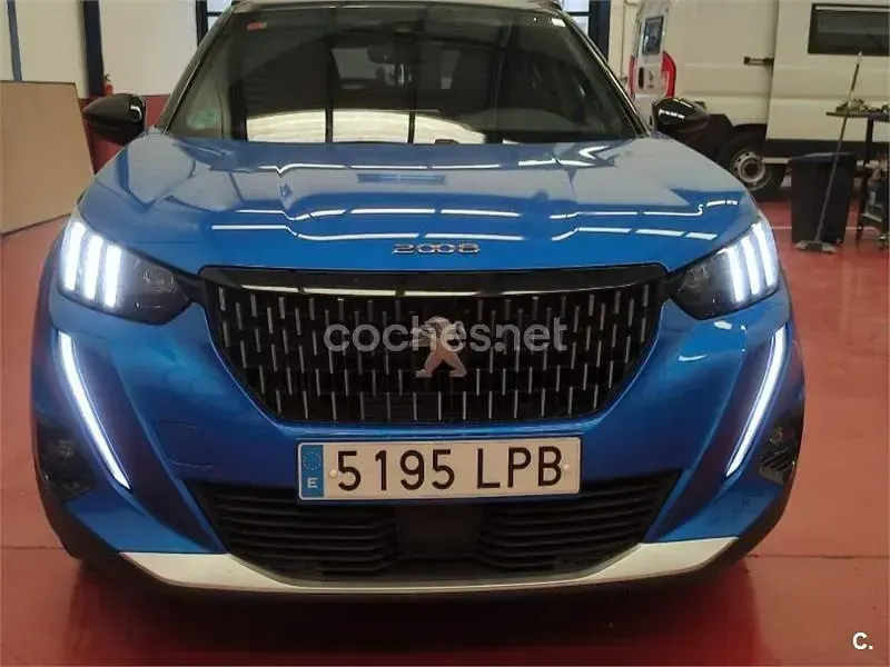 Usado Peugeot 2008 Allure 130 CV (95 kW) 2021 Azul SUV