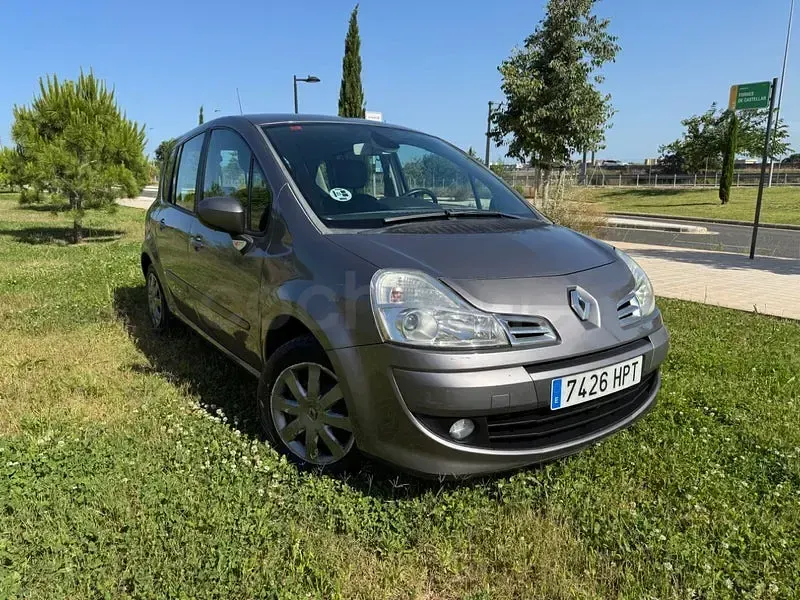 Usado Renault Grand Modus Evolution 90 CV (66 kW) 2013 Beige Monovolumen