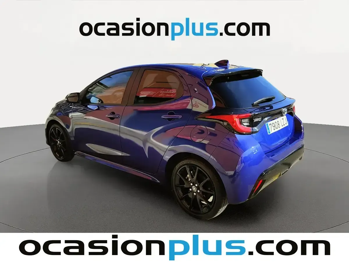 Usado Toyota Yaris Hybrid Style 116 CV (85 kW) 2022 Azul