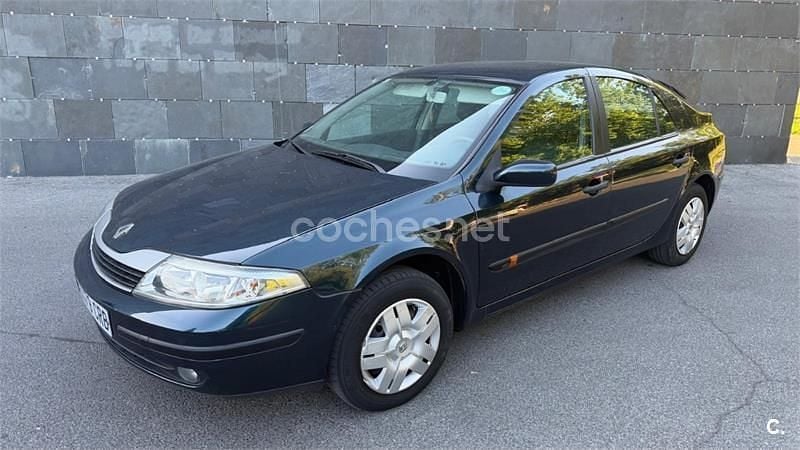 Usado Renault Laguna II Authentique 110 CV (80 kW) 2004 Negro Berlina