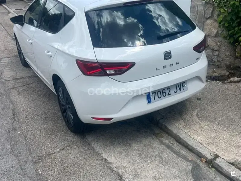 Usado Seat Leon CONNECT 110 CV (80 kW) 2016 Blanco Berlina