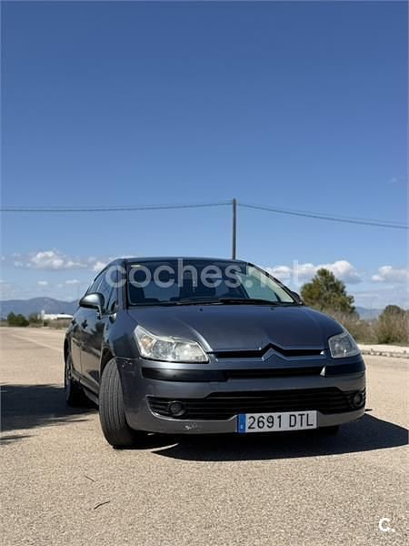 Usado Citroën C4 VTR Sport 110 CV (80 kW) 2005 Gris / plata Berlina