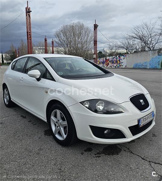 Usado Seat Leon Reference 105 CV (77 kW) 2010 Blanco Utilitario