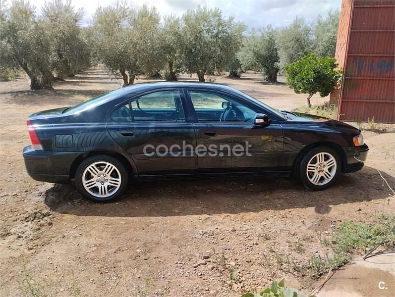 Usado Volvo S60 Momentum 163 CV (119 kW) 2006 Negro Berlina