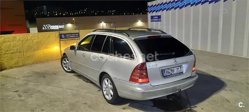 Usado Mercedes C270 Elegance 170 CV (125 kW) 2003 Gris / plata Familiar