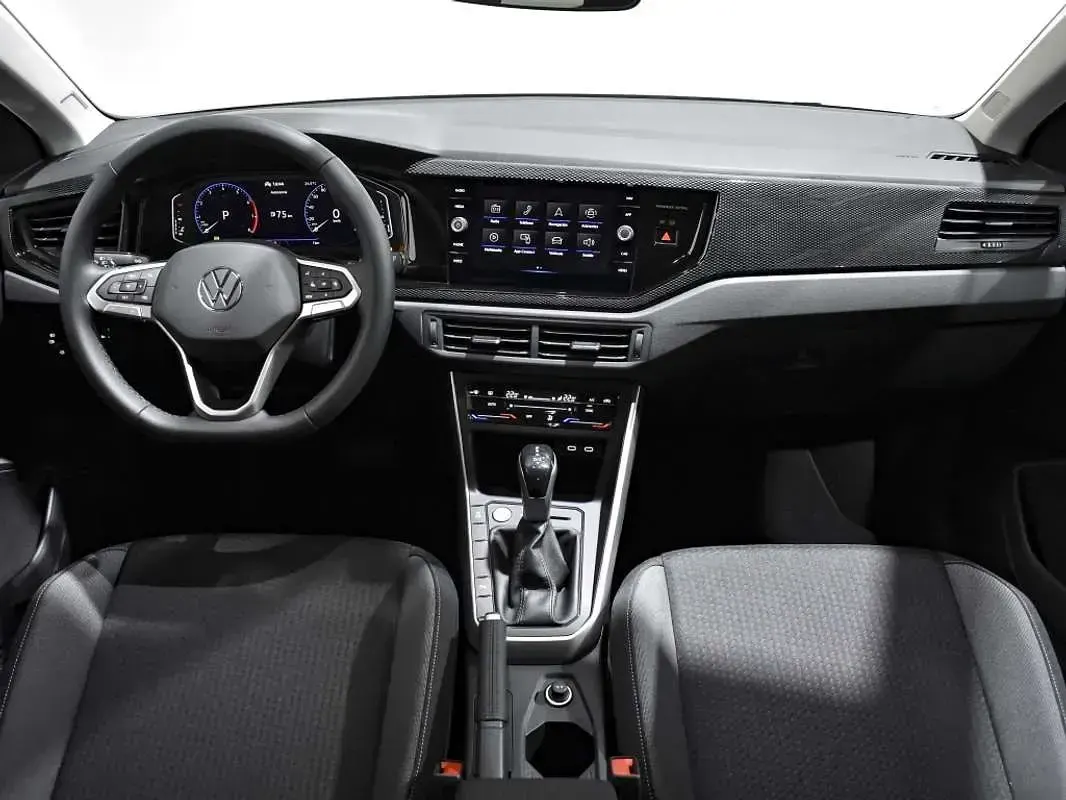 Usado VW Taigo 116 CV (85 kW) 2025 Plateado SUV