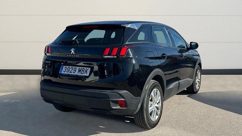 Usado Peugeot 3008 Active 130 CV (95 kW) 2022 Negro SUV