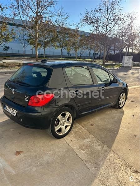 Usado Peugeot 307 136 CV (100 kW) 2005 Negro Berlina