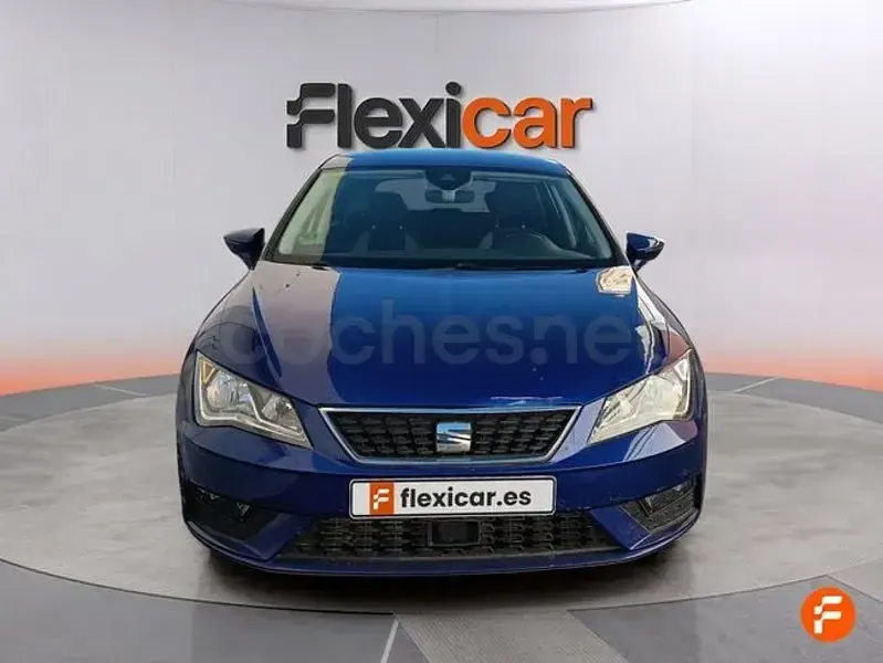 Usado Seat Leon Style 130 CV (95 kW) 2020 Azul Berlina