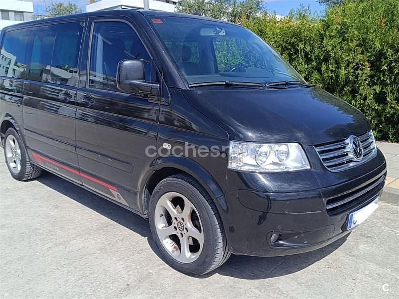 Käytetty VW Multivan Comfortline 174 HP (127 kW) 2006 Musta Tila-auto