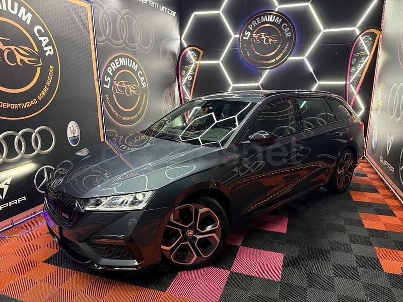 Usado Skoda Octavia RS 200 CV (147 kW) 2022 Gris / plata Familiar