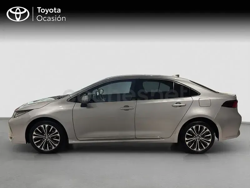 Usado Toyota Corolla Style 140 CV (102 kW) 2025 Gris / plata Berlina