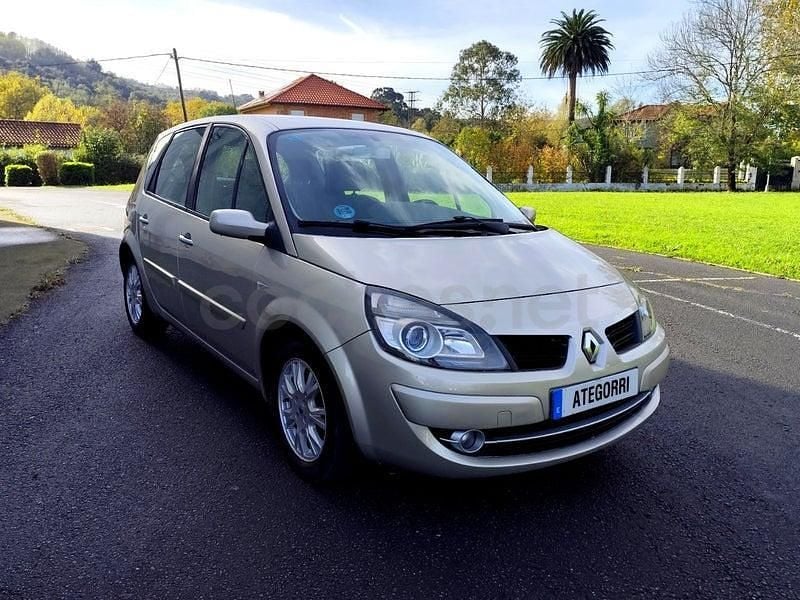 Usado Renault Scénic II Dynamique 85 CV (62 kW) 2006 Gris / plata Monovolumen