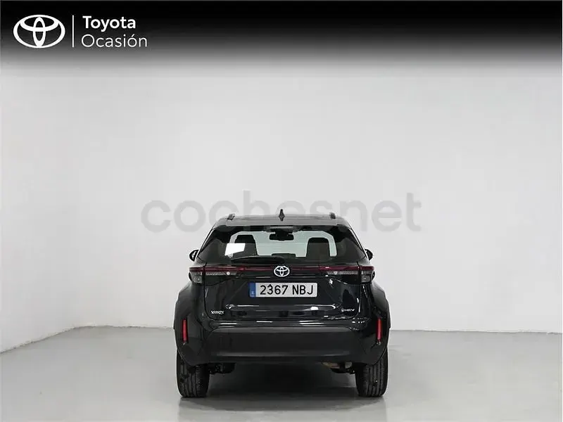 Usado Toyota Yaris Cross Active 116 CV (85 kW) 2025 Negro SUV