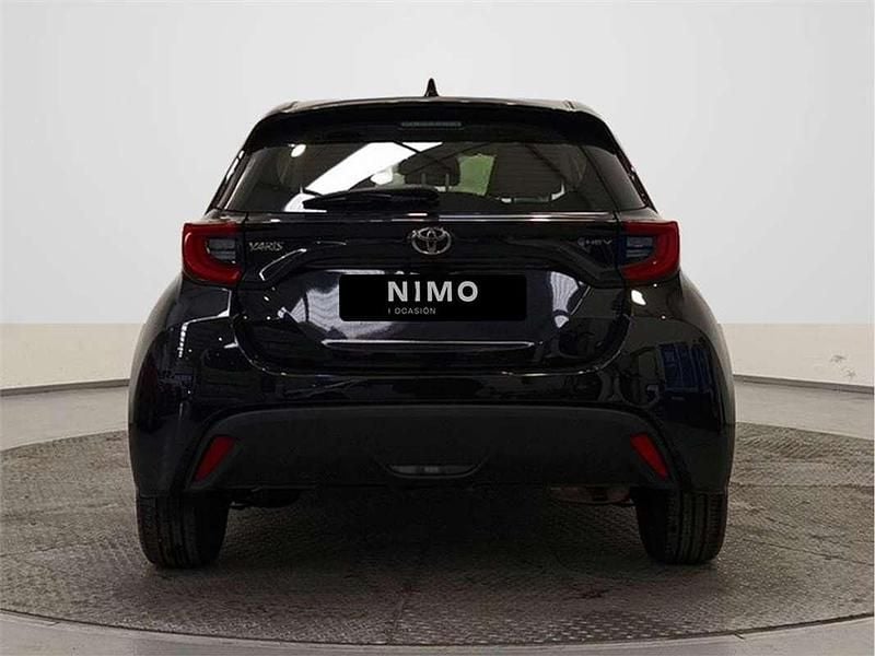 Usado Toyota Yaris Hybrid Active 116 CV (85 kW) 2024 Utilitario