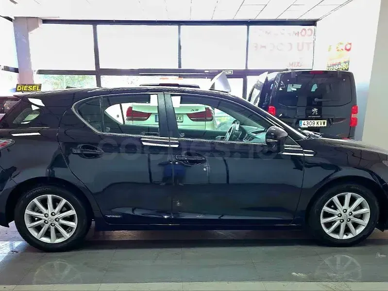 Usado Lexus CT200h 136 CV (100 kW) 2013 Azul Berlina