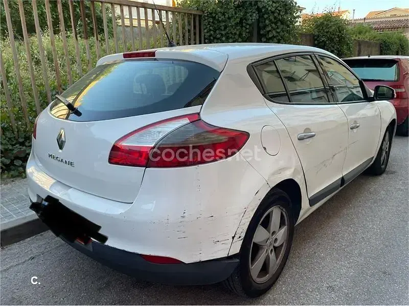 Usado Renault Mégane Dynamique 85 CV (62 kW) 2009 Blanco Berlina