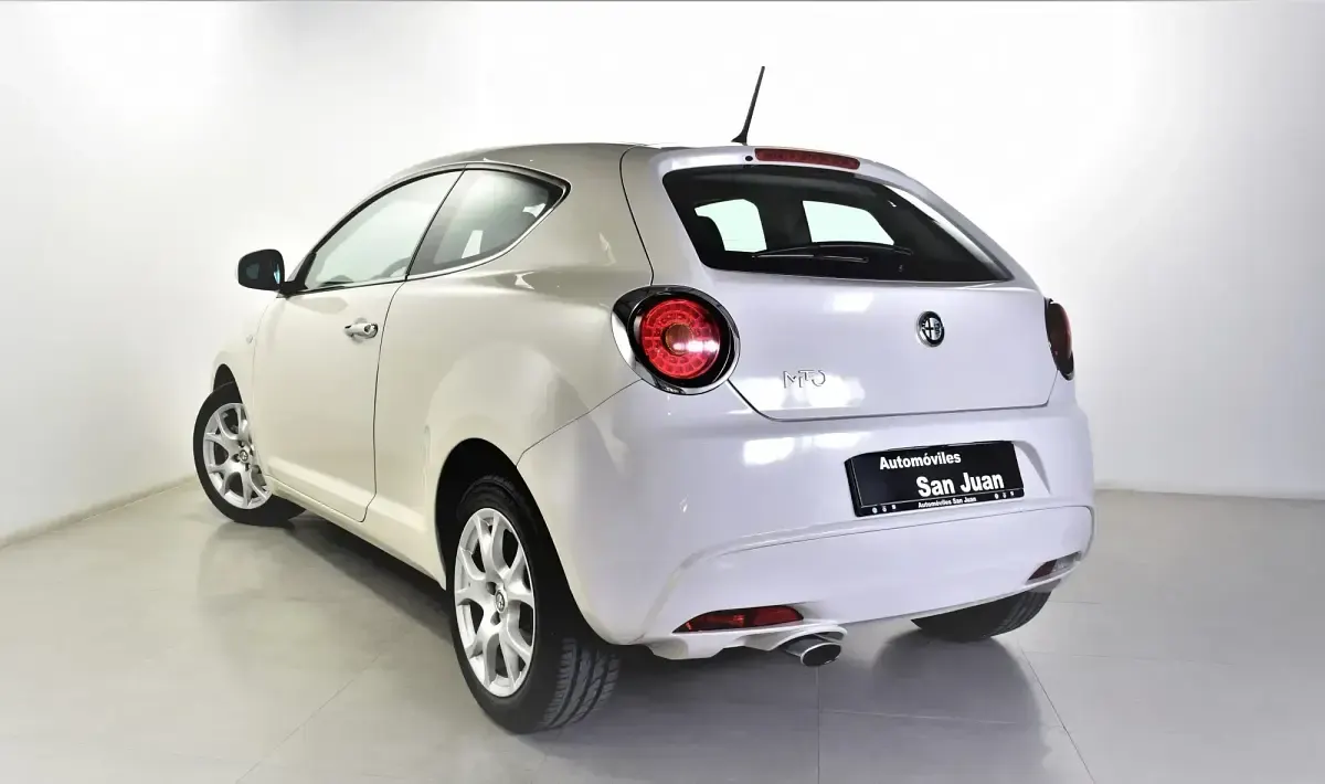 Usado Alfa Romeo MiTo Distinctive 95 CV (69 kW) 2013 Blanco Utilitario