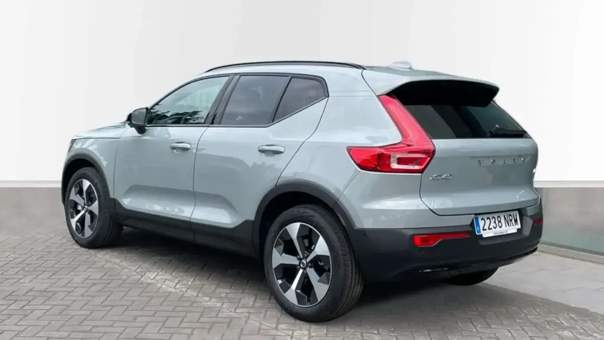 Nuevo Volvo XC40 Ultra 163 CV (119 kW) 2026 Gris SUV
