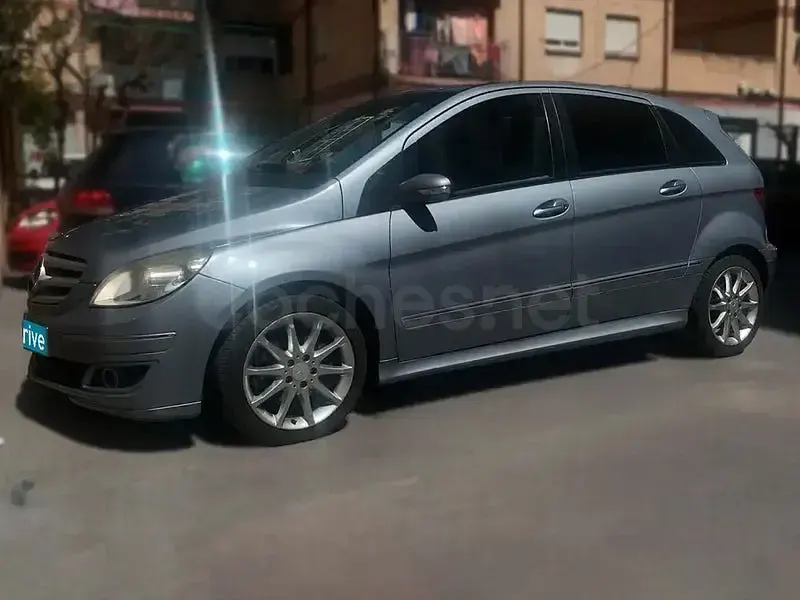 Usado Mercedes B180 109 CV (80 kW) 2008 Azul Monovolumen
