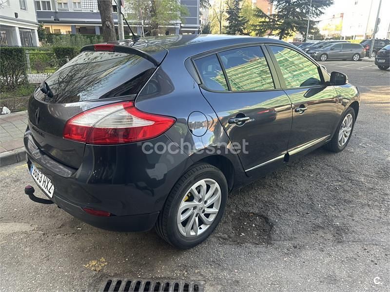 Usado Renault Mégane LIMITED 115 CV (84 kW) 2014 Azul Berlina