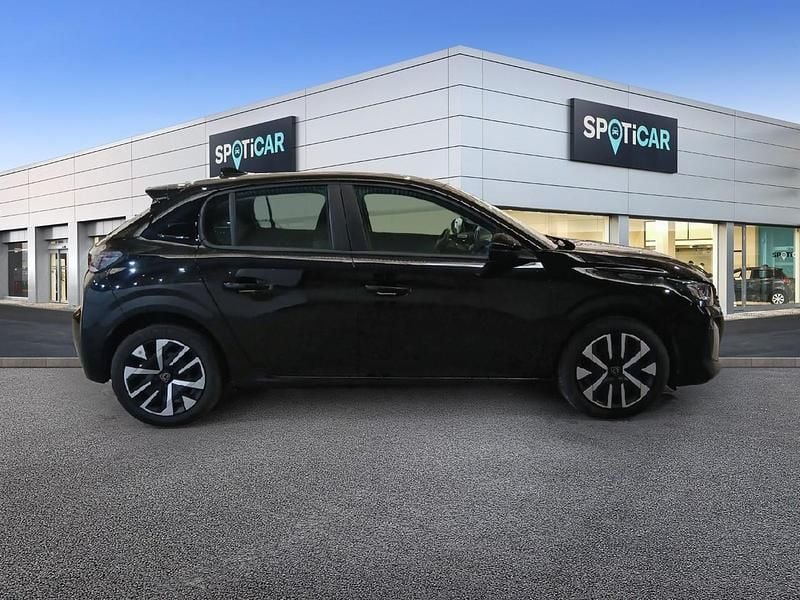 Usado Peugeot 208 Active 100 CV (73 kW) 2024 Negro Utilitario