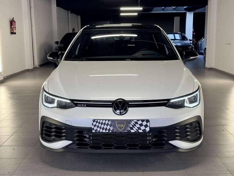 Usado VW Golf VIII GTI 300 CV (220 kW) 2023 Blanco Utilitario