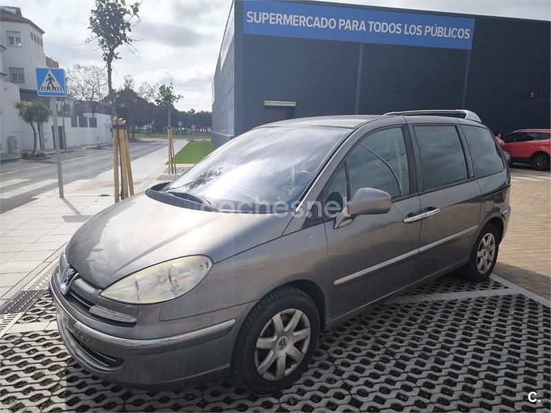 Usado Peugeot 807 Premium 163 CV (119 kW) 2010 Gris / plata Monovolumen