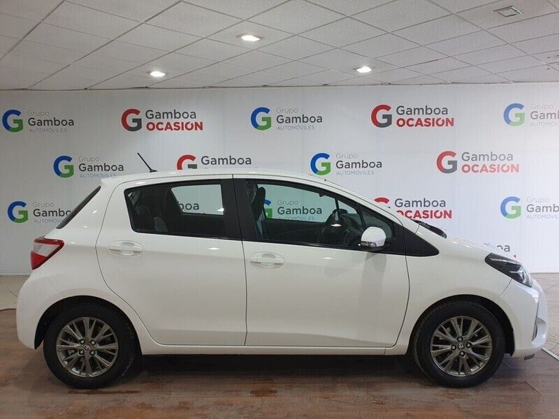 Usado Toyota Yaris Active 69 CV (50 kW) 2018 Blanco