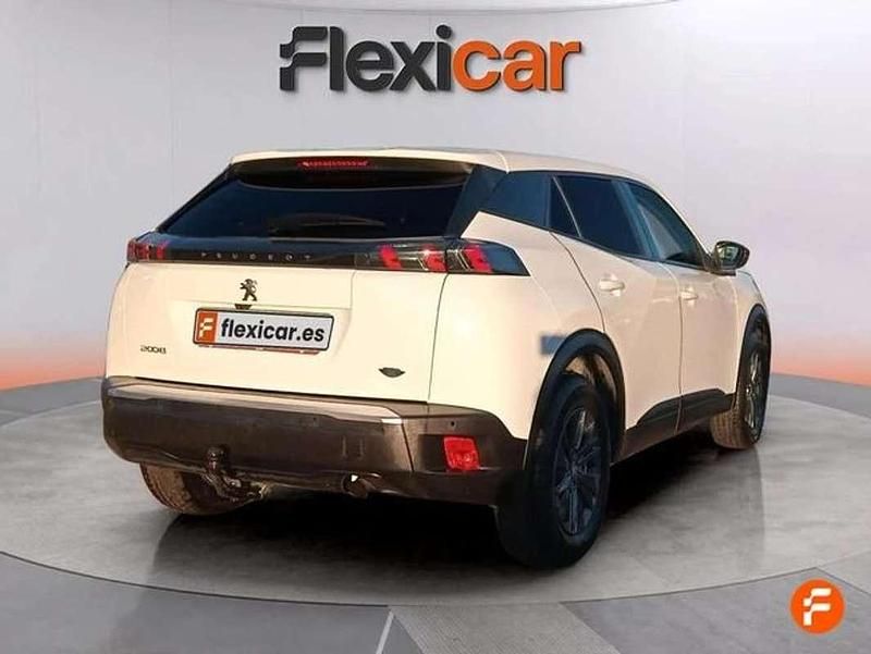 Usado Peugeot 2008 Active 101 CV (74 kW) 2022 Blanco SUV